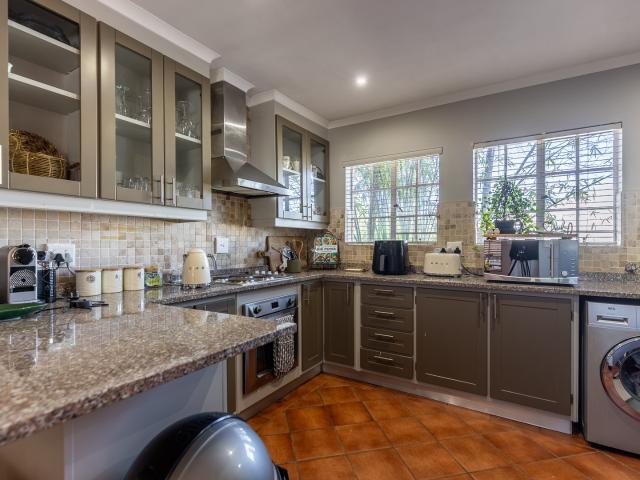2 Bedroom Townhouse For Sale in Sterrewag