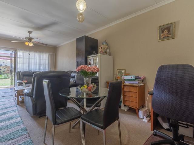 2 Bedroom Townhouse For Sale in Sunair Park