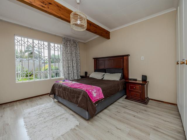 2 Bedroom Townhouse For Sale in Sundowner