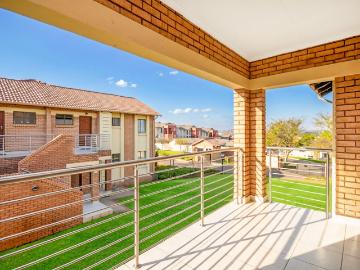 2 Bedroom Townhouse For Sale in Sagewood