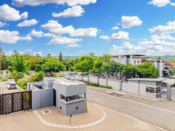 2 Bedroom Townhouse For Sale in Sandton Central