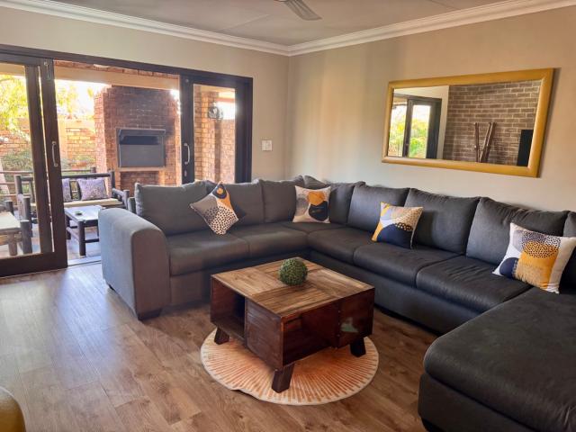 2 Bedroom Townhouse For Sale in Sinoville