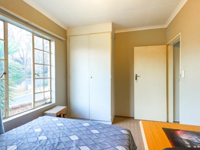 2 Bedroom Townhouse For Sale in Sonneglans