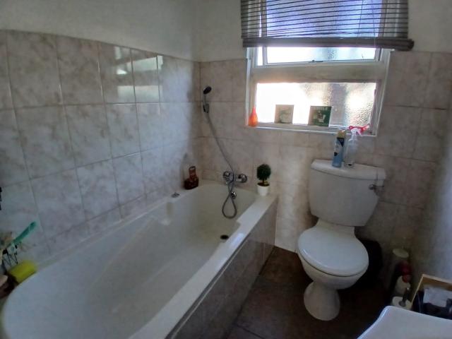 2 Bedroom Townhouse For Sale in South Crest