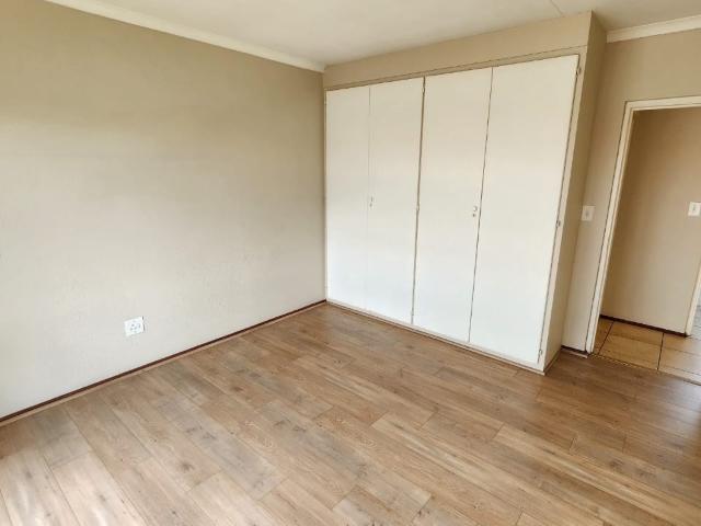 2 Bedroom Townhouse For Sale in South Crest