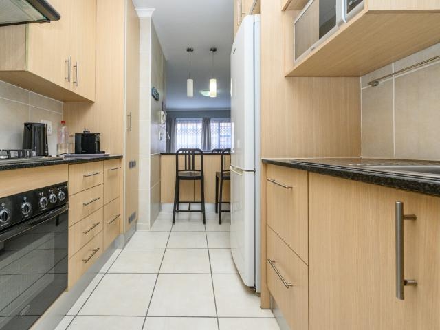 2 Bedroom Townhouse For Sale in South End