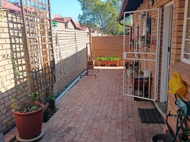 2 Bedroom Townhouse For Sale in The Reeds