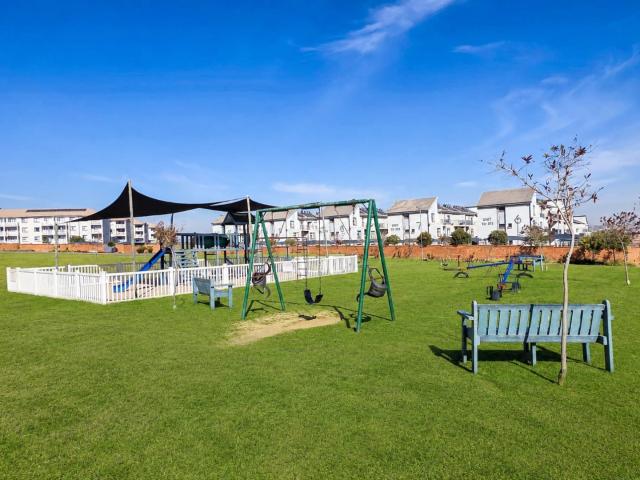 2 Bedroom Townhouse For Sale in The Reeds