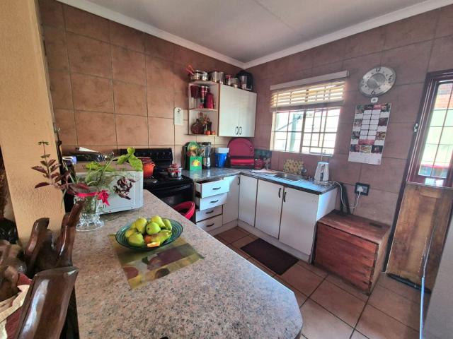 2 Bedroom Townhouse For Sale in Toekomsrus