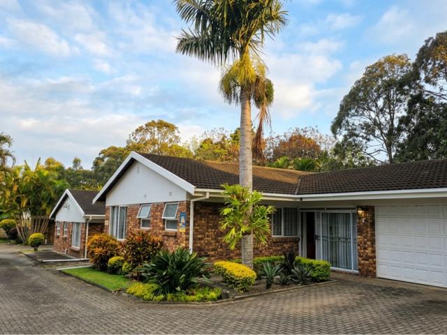 2 Bedroom Townhouse For Sale in Uvongo