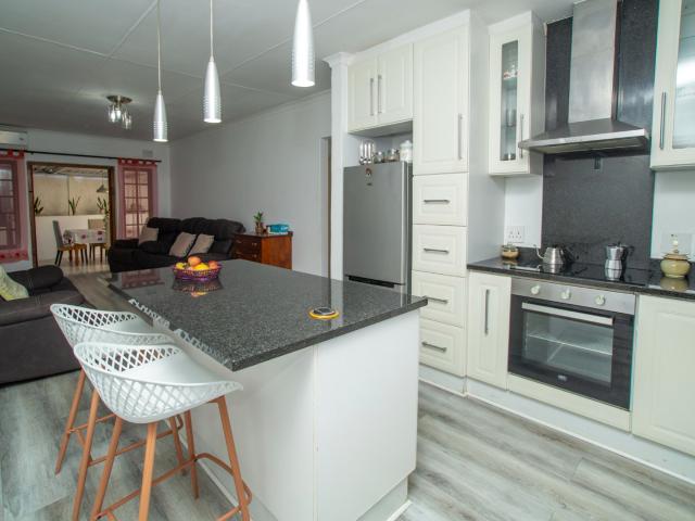 2 Bedroom Townhouse For Sale in Umgeni Park