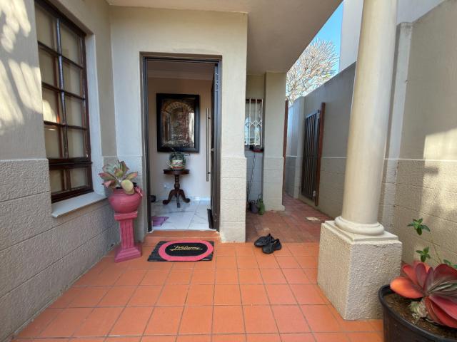 2 Bedroom Townhouse For Sale in Umhlanga Central