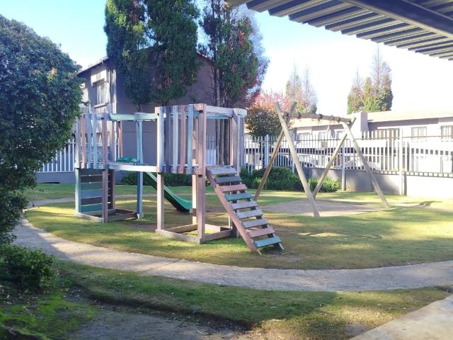 2 Bedroom Townhouse For Sale in Union