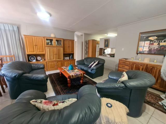 2 Bedroom Townhouse For Sale in Universitas