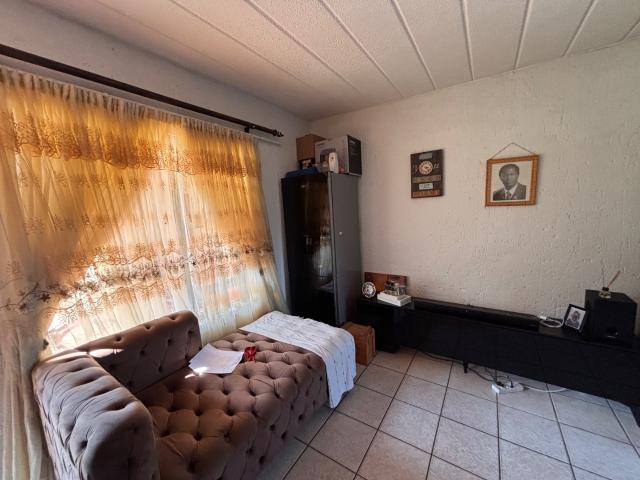 2 Bedroom Townhouse For Sale in Vaalpark