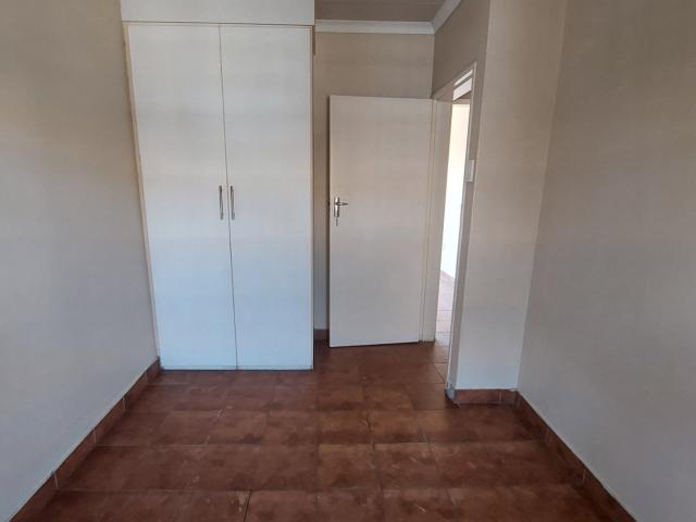 2 Bedroom Townhouse For Sale in Vaalpark