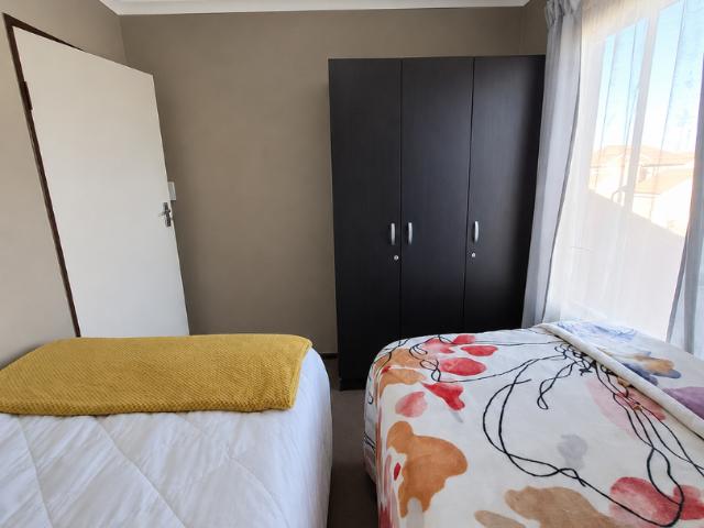 2 Bedroom Townhouse For Sale in Vanderbijlpark CE