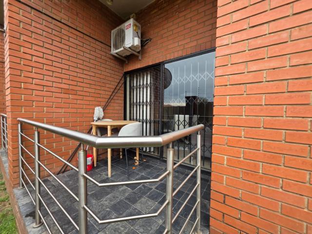 2 Bedroom Townhouse For Sale in Vanderbijlpark SE 4