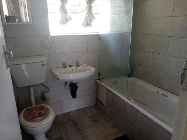 2 Bedroom Townhouse For Sale in Verwoerdpark