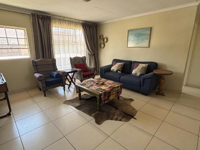 2 Bedroom Townhouse For Sale in Verwoerdpark