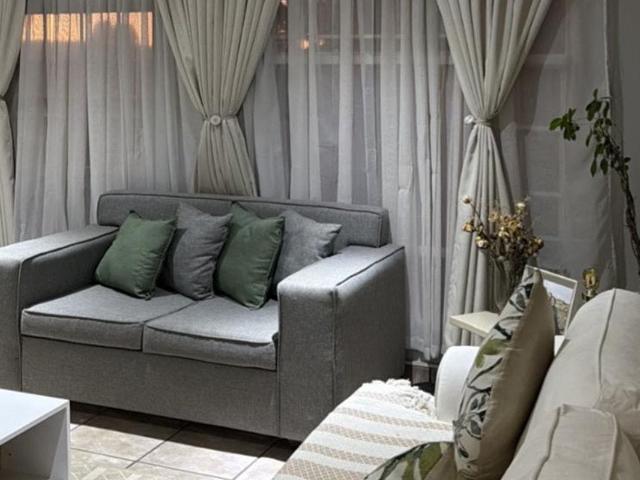 2 Bedroom Townhouse For Sale in Verwoerdpark