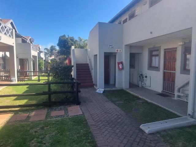 2 Bedroom Townhouse For Sale in Verwoerdpark