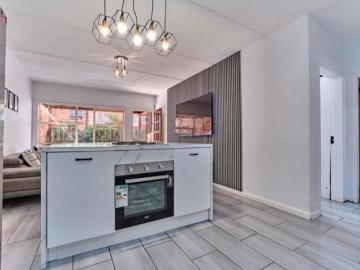 2 Bedroom Townhouse For Sale in Vorna Valley
