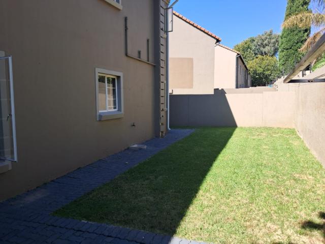 2 Bedroom Townhouse For Sale in Vorna Valley