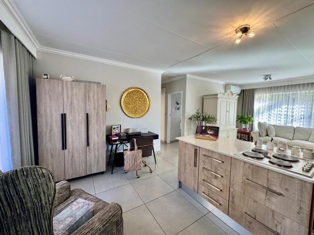 2 Bedroom Townhouse For Sale in Wapadrand