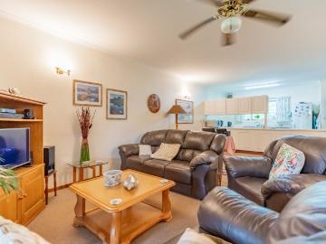 2 Bedroom Townhouse For Sale in Waterfall