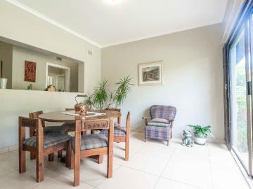 2 Bedroom Townhouse For Sale in Waterfall