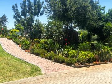 2 Bedroom Townhouse For Sale in Waterval East