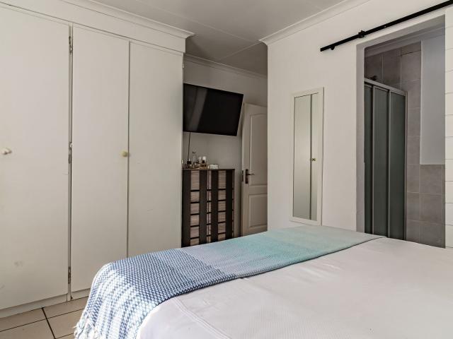 2 Bedroom Townhouse For Sale in Wilgeheuwel