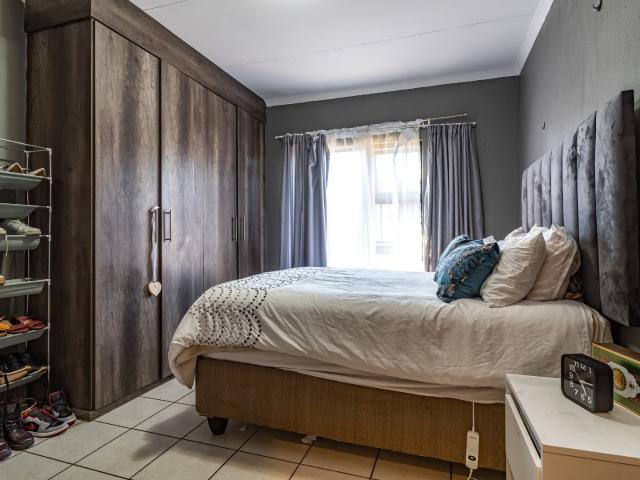 2 Bedroom Townhouse For Sale in Wilgeheuwel