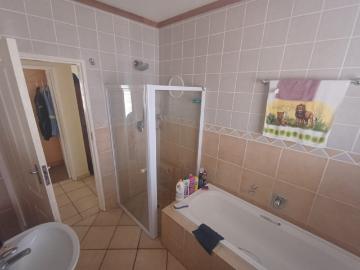 2 Bedroom Townhouse For Sale in Wilkoppies