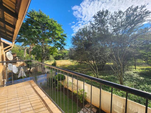 2 Bedroom Townhouse For Sale in Willow Park Manor