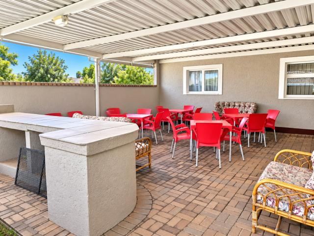 2 Bedroom Townhouse For Sale in Willow Park Manor