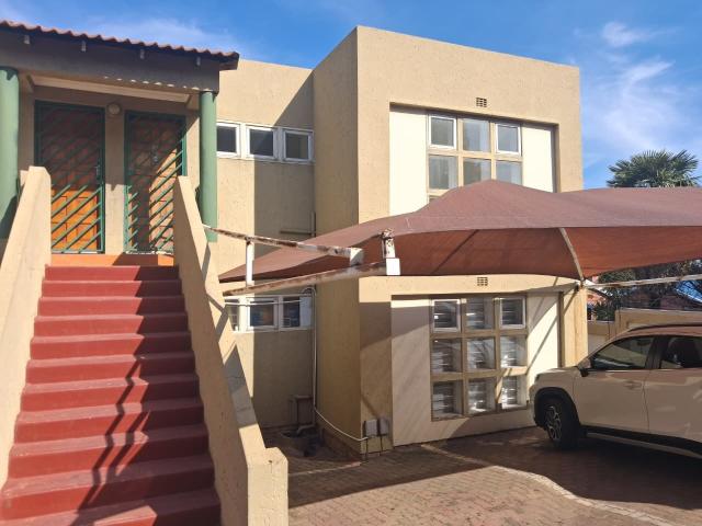 2 Bedroom Townhouse For Sale in Winchester Hills