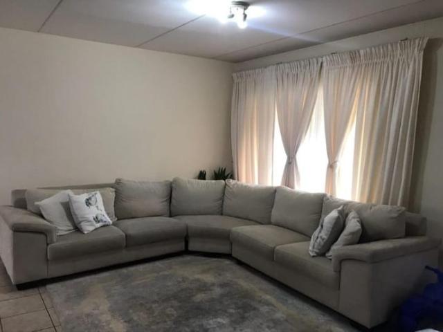 2 Bedroom Townhouse For Sale in Winchester Hills