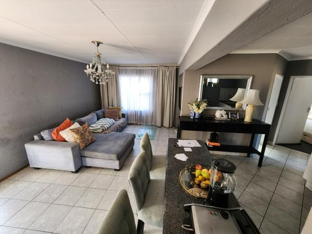2 Bedroom Townhouse For Sale in Winchester Hills