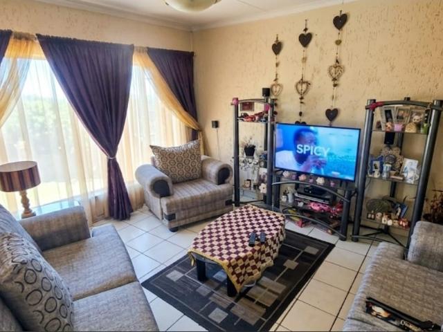 2 Bedroom Townhouse For Sale in Winchester Hills