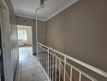 2 Bedroom Townhouse For Sale in Windsor East