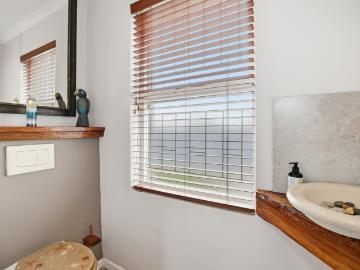 2 Bedroom Townhouse For Sale in Woodbridge Island