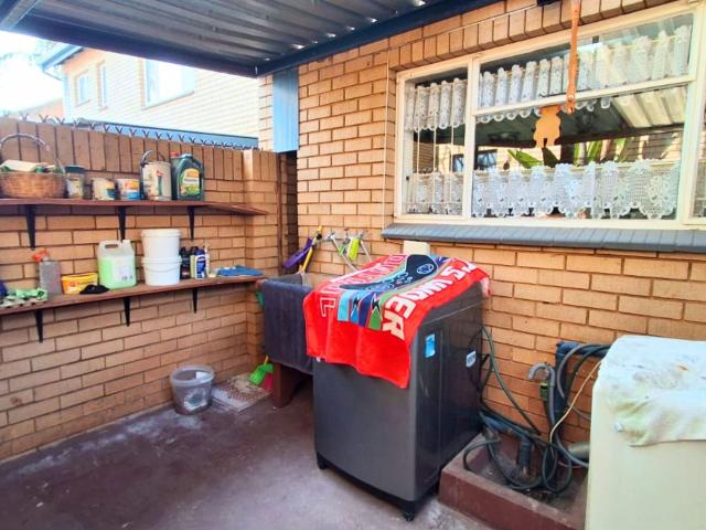 2 Bedroom Townhouse For Sale in Wonderboom South