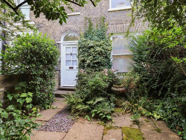 2 bedroom townhouse for sale