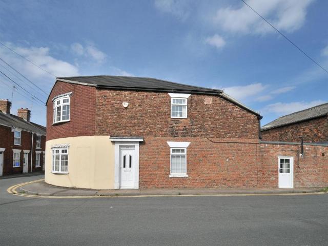 2 bedroom townhouse for sale