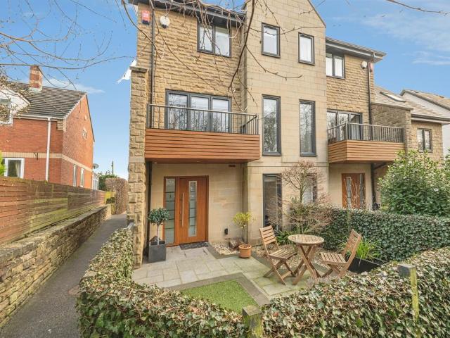 2 bedroom townhouse for sale