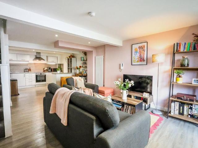 2 bedroom townhouse for sale