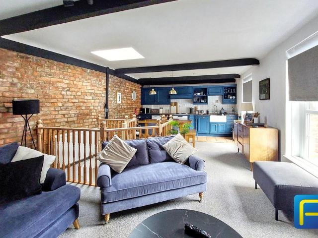 2 bedroom townhouse for sale