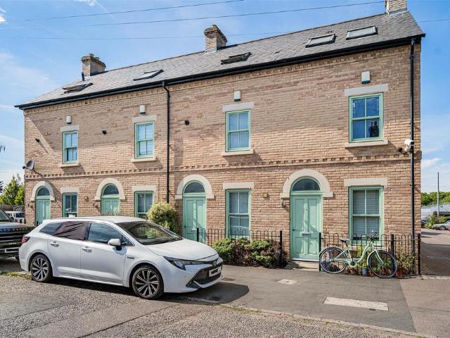 2 bedroom townhouse for sale